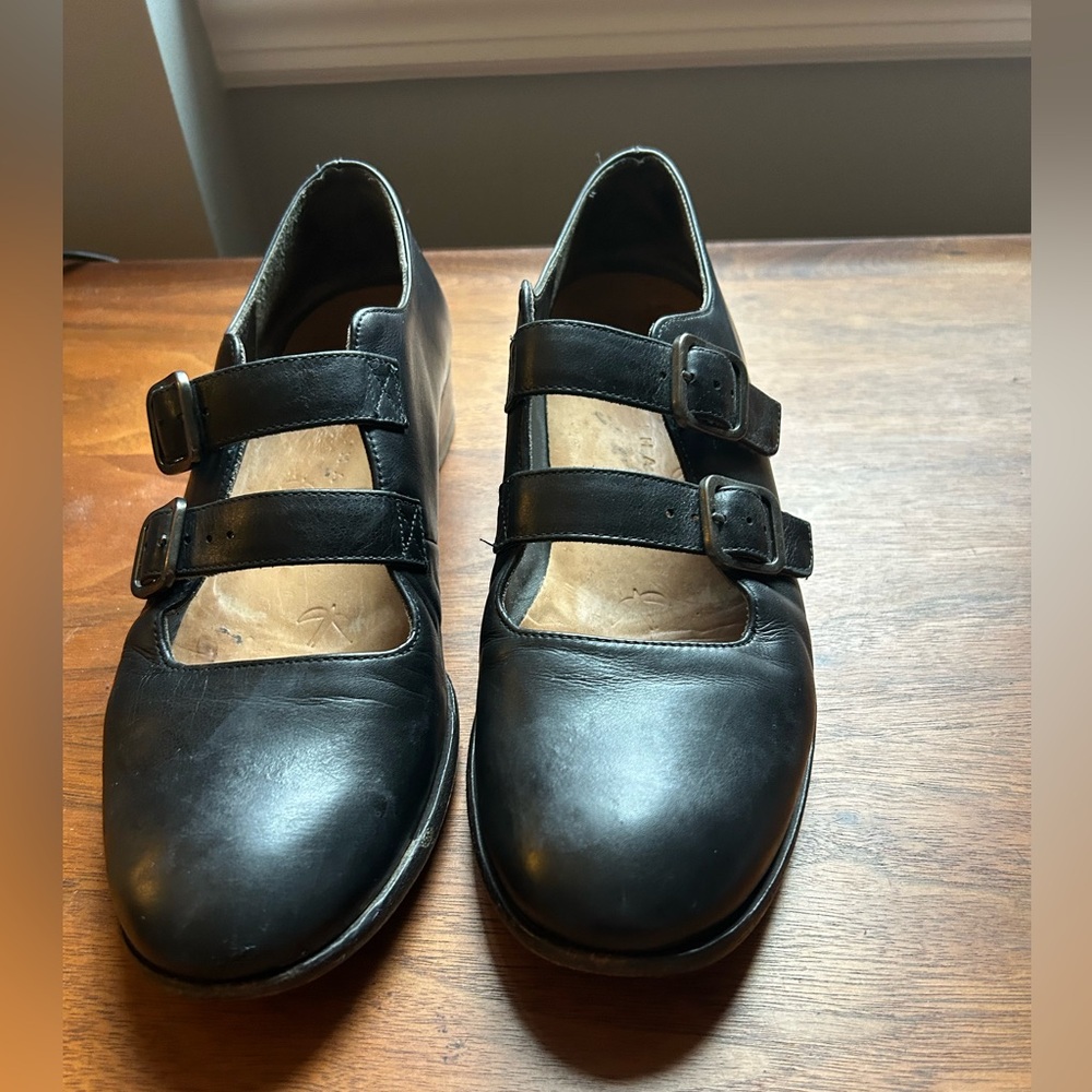 Chie Mihara Black Leather Flats